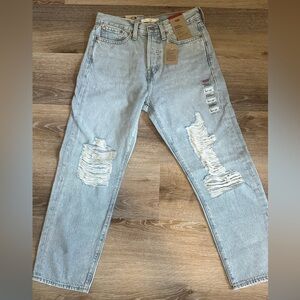 Levi’s wedgie straight distressed light wash jeans